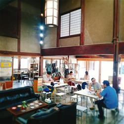 被災地にほど近い古い商店をリノベーションしたコミュニティスペース「共場糸魚川コモンズ」 共場糸魚川コモンズ
